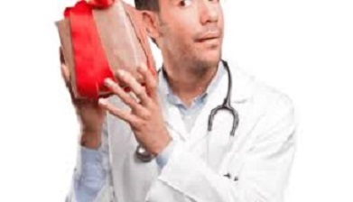 چرا باید برای پزشک هدیه بخریم؟